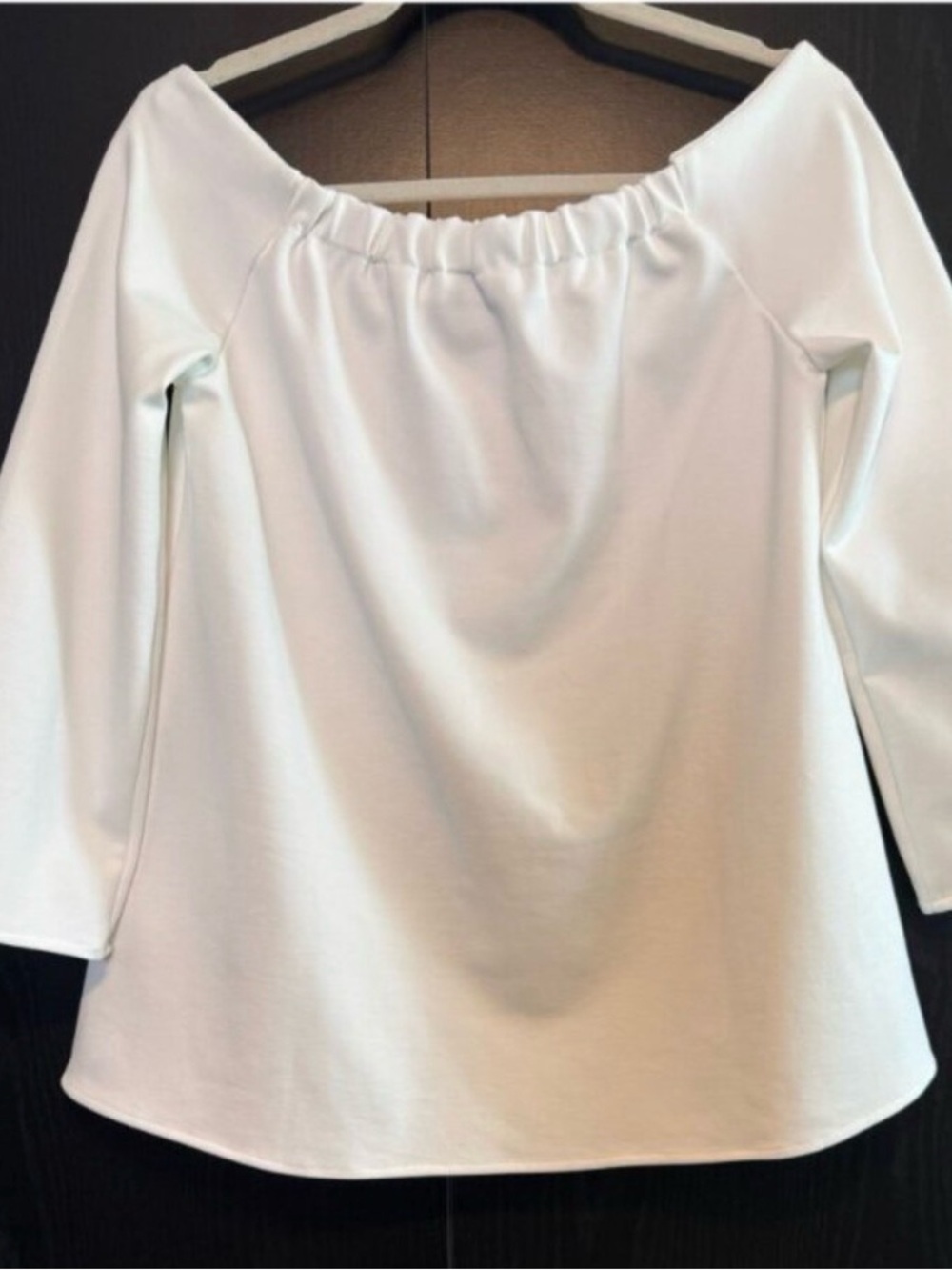 Tuckernuck White Off-the-Shoulder Long Sleeve Top size M never worn